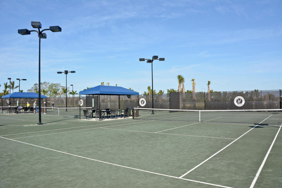 Valencia Cove Tennis